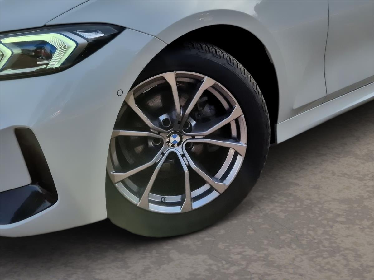 BMW Řada 3 2,0 318d G20 M--Sport BMW Řada 3 2,0 318d G20 M--Sport