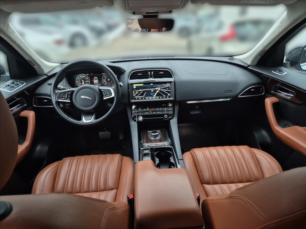 Jaguar F-Pace 3,0 30d AWD Porfolio Jaguar F-Pace 3,0 30d AWD Porfolio