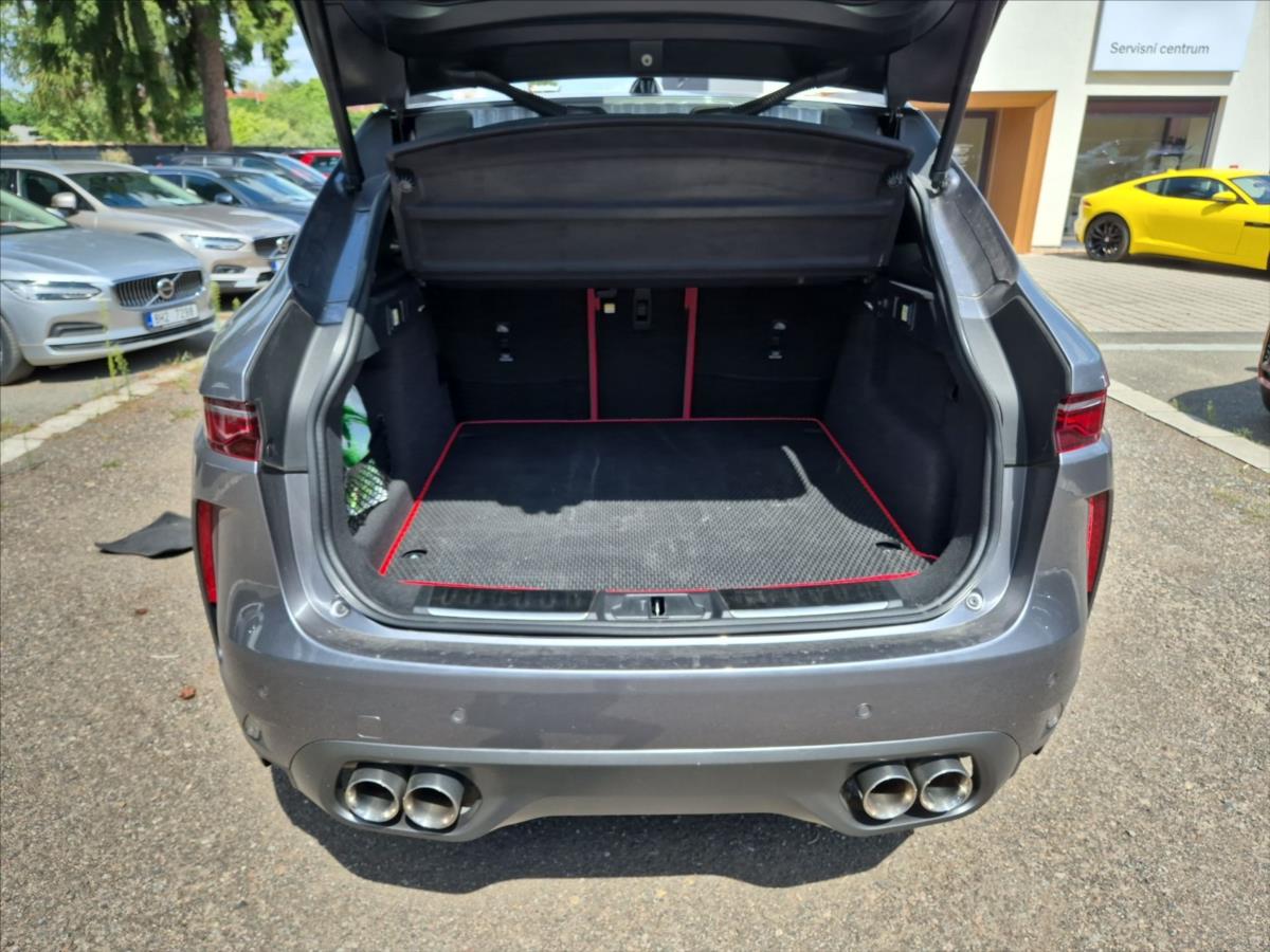 Jaguar F-Pace 5,0 V8 AWD SVR 405 kW Jaguar F-Pace 5,0 V8 AWD SVR 405 kW