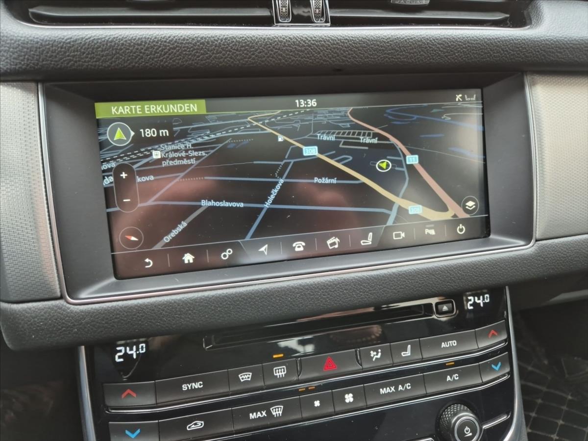 Jaguar XF 3,0 30d R-SPORT Jaguar XF 3,0 30d R-SPORT