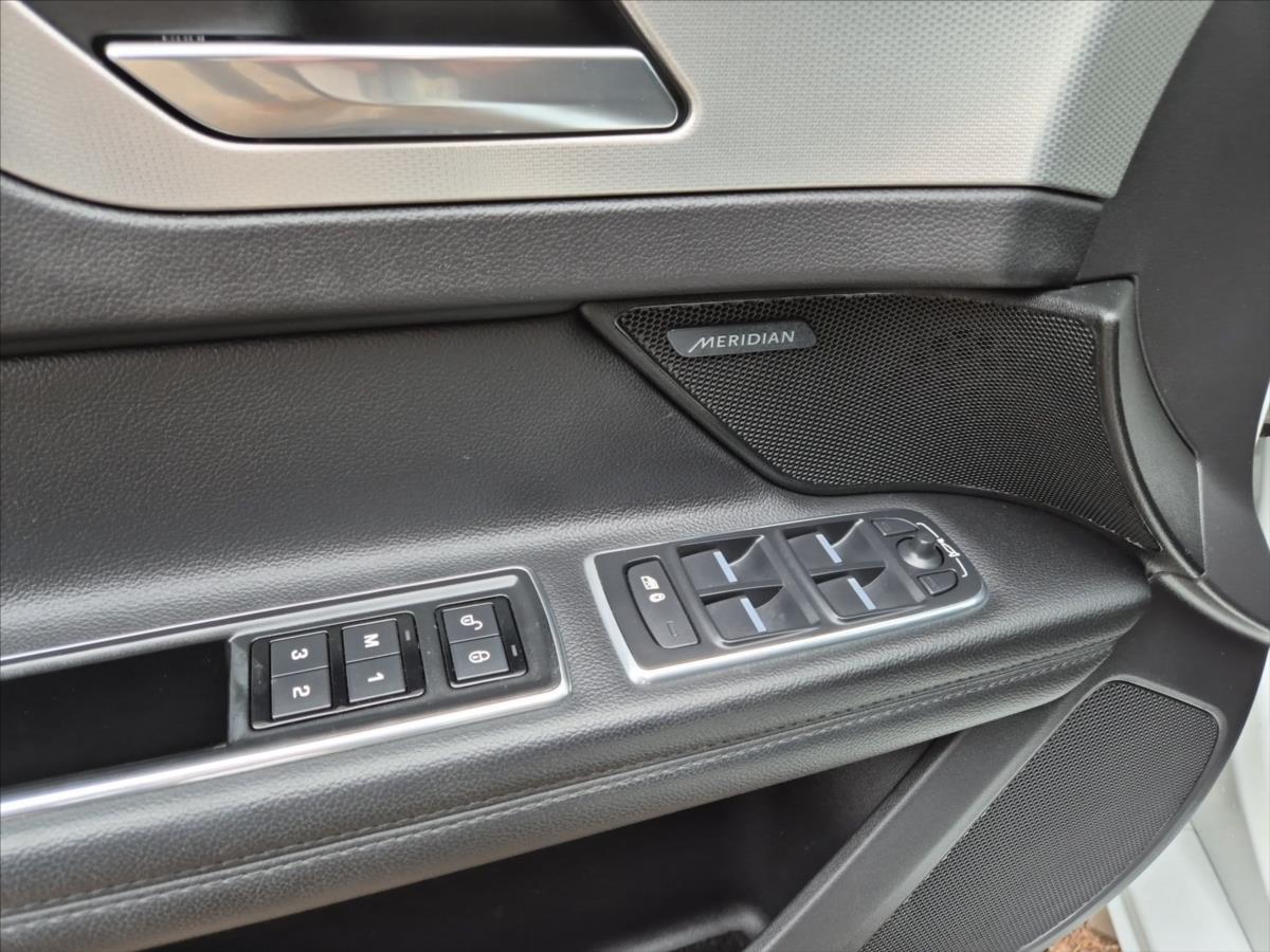 Jaguar XF 3,0 30d R-SPORT Jaguar XF 3,0 30d R-SPORT