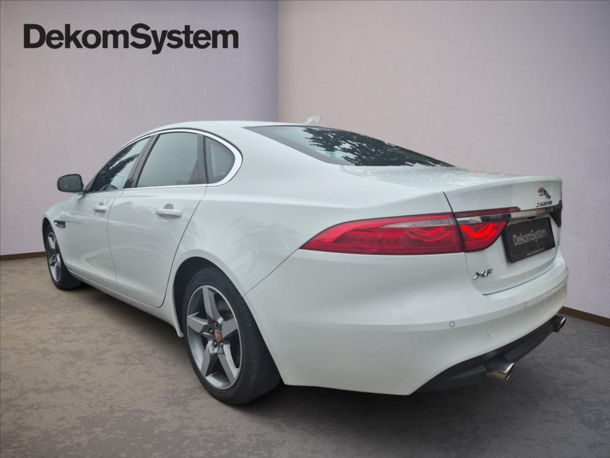 Jaguar XF 3,0 30d R-SPORT Jaguar XF 3,0 30d R-SPORT