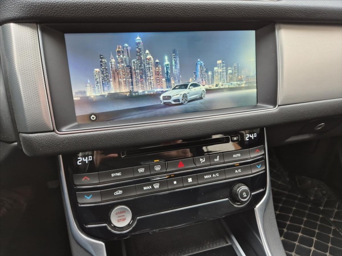 Jaguar XF 3,0 30d R-SPORT Jaguar XF 3,0 30d R-SPORT