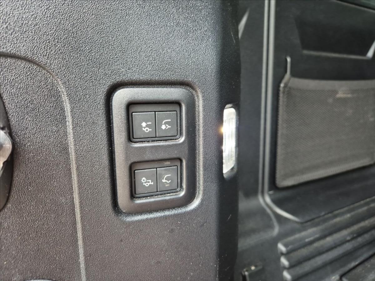 Land Rover Defender 3,0 110 D300 HSE Land Rover Defender 3,0 110 D300 HSE