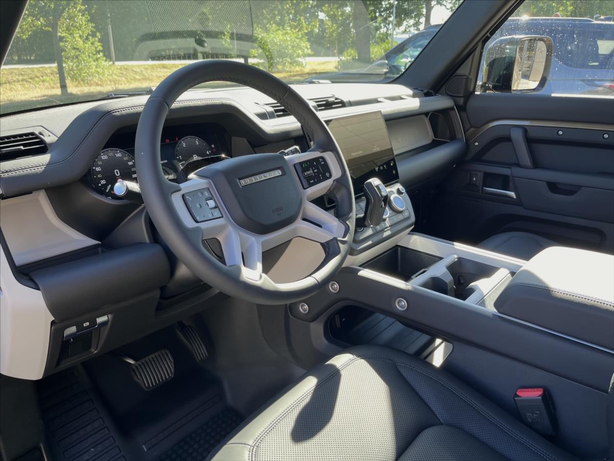 Land Rover Defender 3,0 110 S D250 AWD Land Rover Defender 3,0 110 S D250 AWD