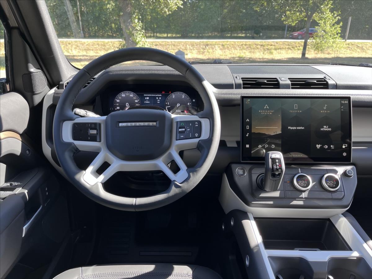 Land Rover Defender 3,0 110 S D250 AWD Land Rover Defender 3,0 110 S D250 AWD