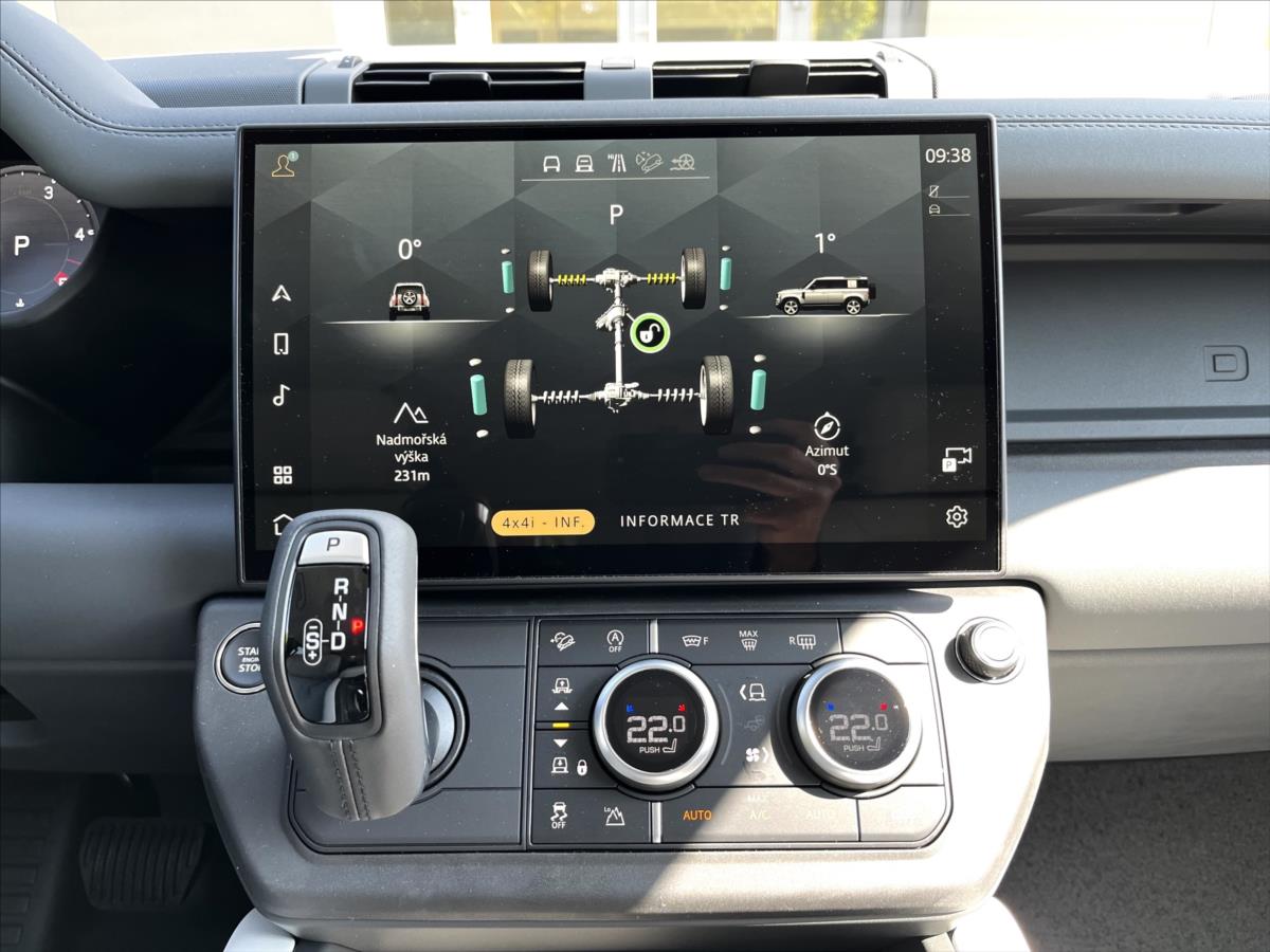 Land Rover Defender 3,0 110 X-Dynamic SE D200 AWD Land Rover Defender 3,0 110 X-Dynamic SE D200 AWD