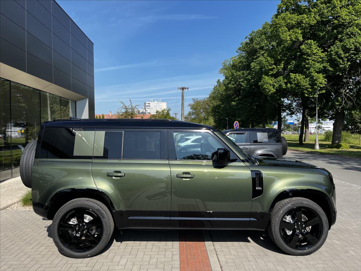 Land Rover Defender 3,0 110 X-Dynamic SE D200 AWD Land Rover Defender 3,0 110 X-Dynamic SE D200 AWD