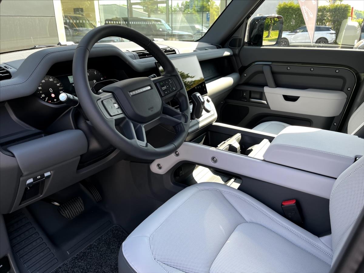 Land Rover Defender 3,0 110 X-Dynamic SE D200 AWD Land Rover Defender 3,0 110 X-Dynamic SE D200 AWD