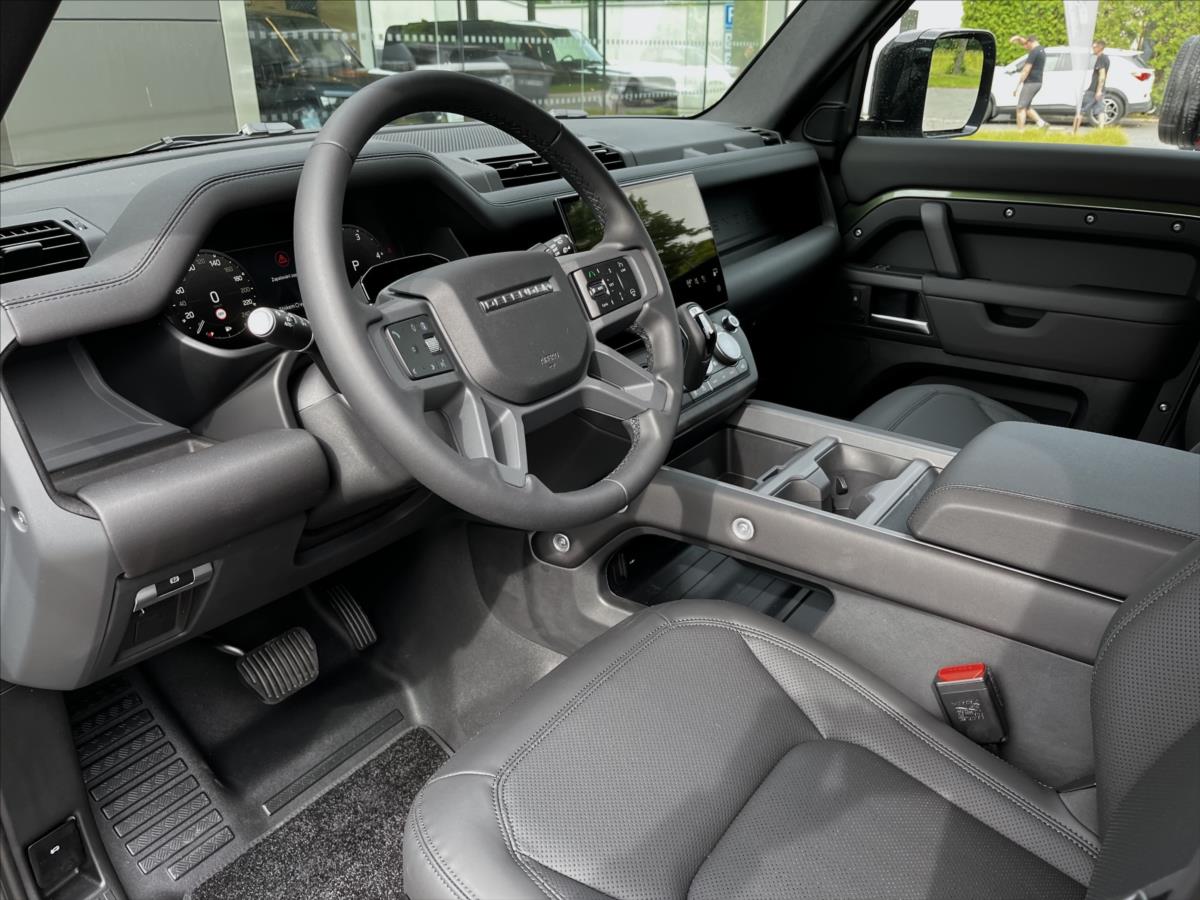 Land Rover Defender 3,0 110 X-Dynamic SE D200 AWD Land Rover Defender 3,0 110 X-Dynamic SE D200 AWD