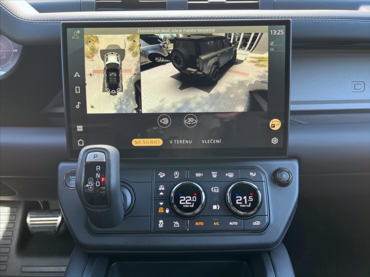 Land Rover Defender 4,4 110 OCTA P635 V8 AWD Land Rover Defender 4,4 110 OCTA P635 V8 AWD