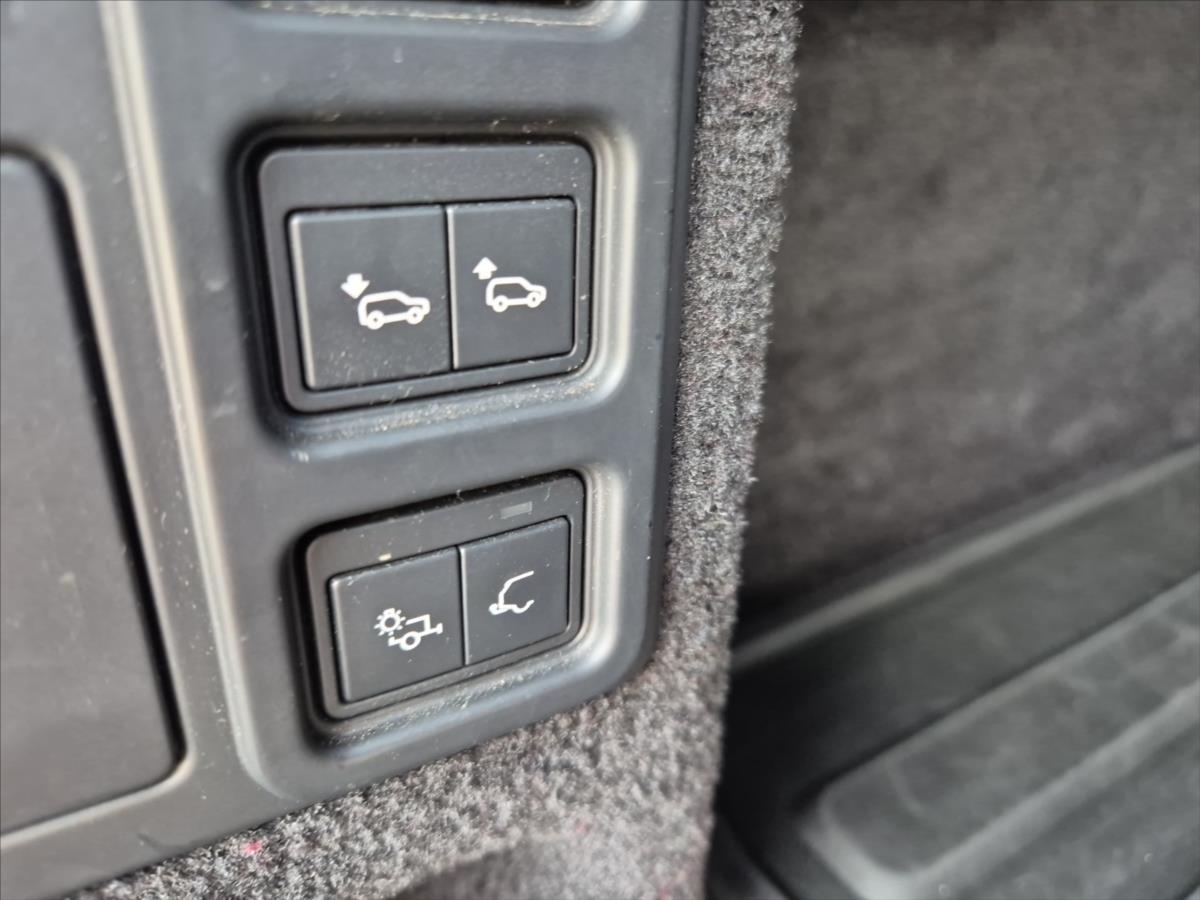 Land Rover Discovery 3,0 TDV6 4x4 HSE 5 Land Rover Discovery 3,0 TDV6 4x4 HSE 5