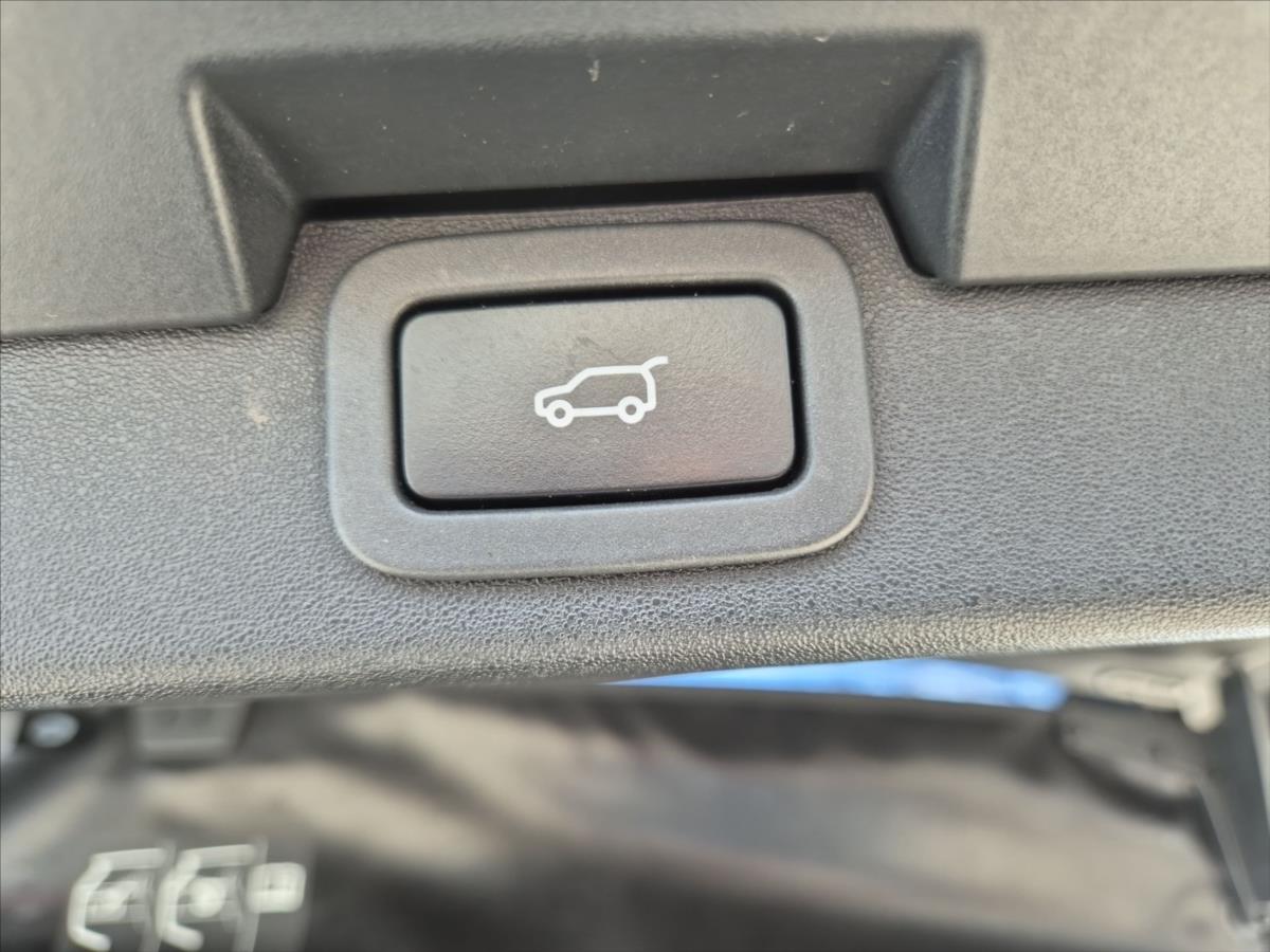 Land Rover Discovery 3,0 TDV6 4x4 HSE 5 Land Rover Discovery 3,0 TDV6 4x4 HSE 5