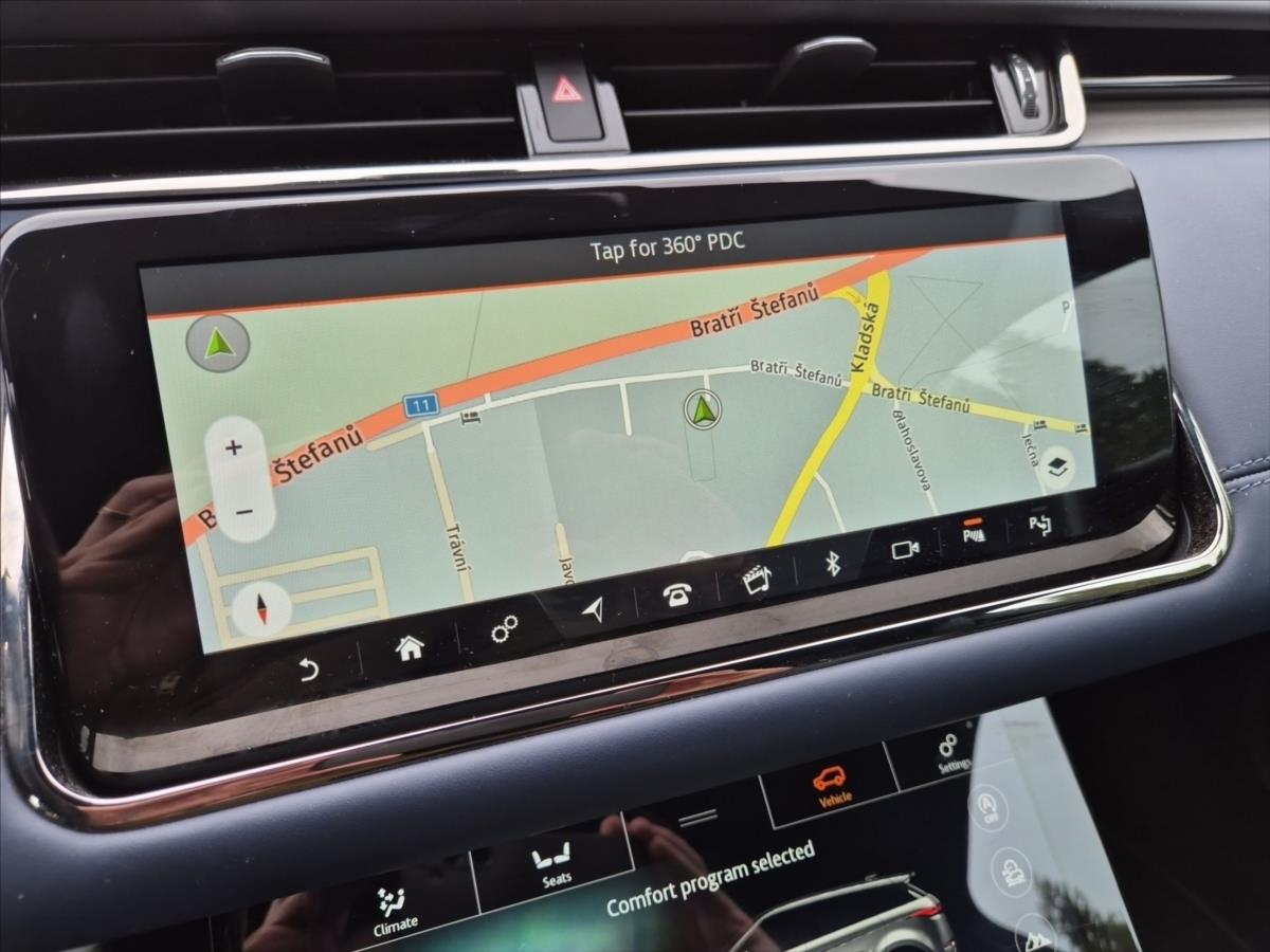 Land Rover Range Rover Evoque 2,0 P300 R-Dynamic NEZ. TOPENÍ Land Rover Range Rover Evoque 2,0 P300 R-Dynamic NEZ. TOPENÍ