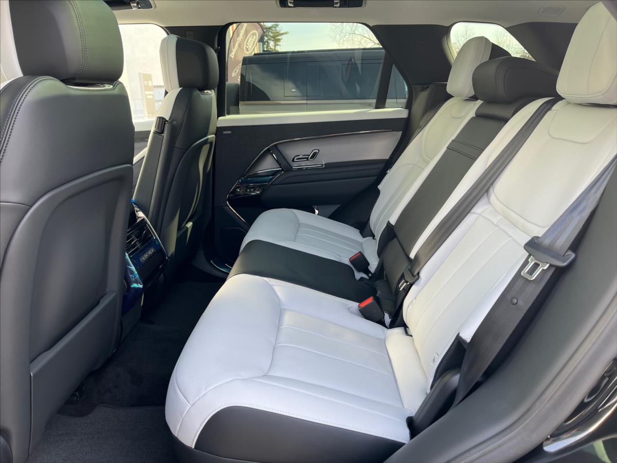 Land Rover Range Rover Sport 3,0 Dynamic SE D300 AWD Land Rover Range Rover Sport 3,0 Dynamic SE D300 AWD