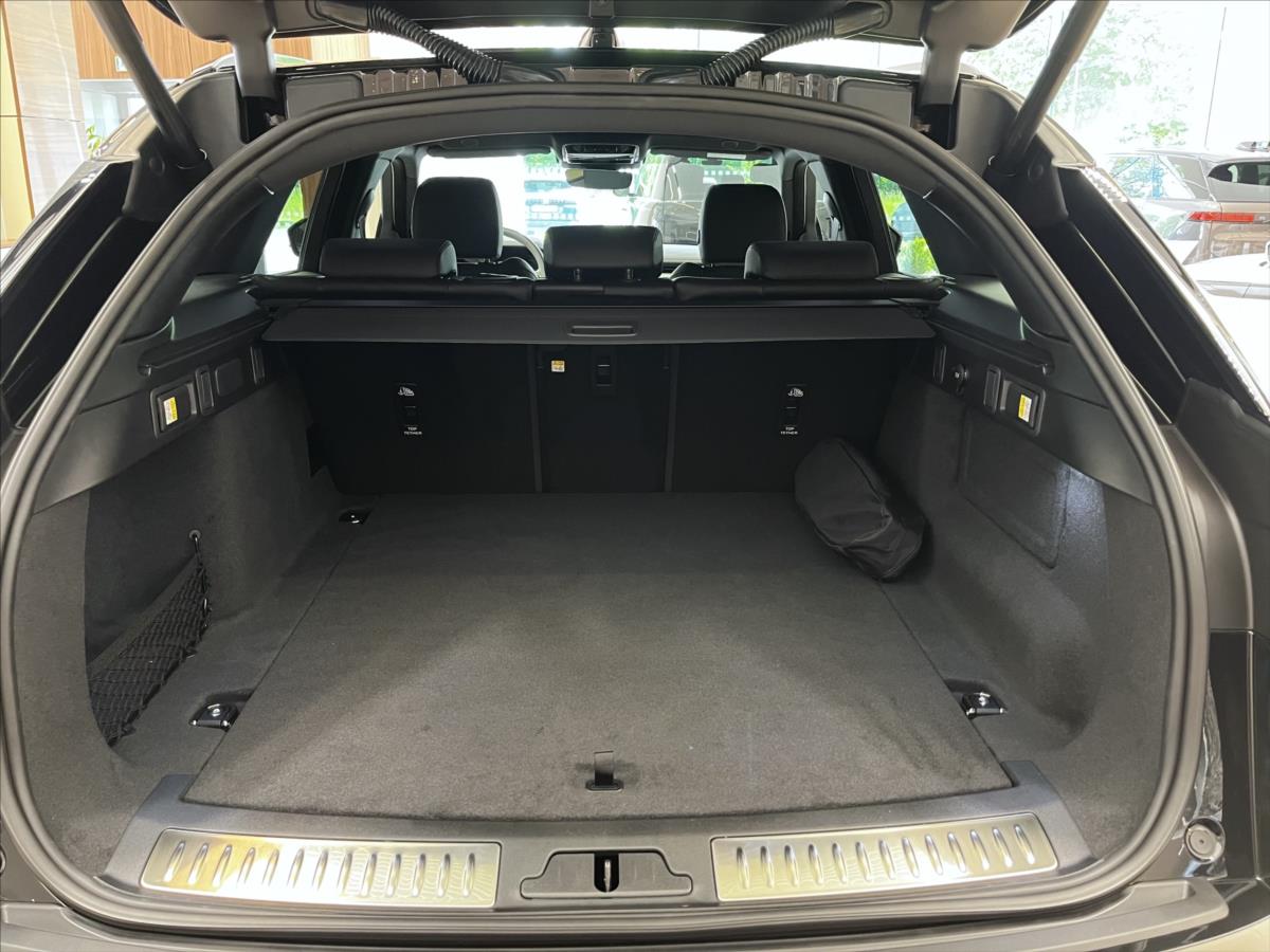 Land Rover Range Rover Velar 3,0 Dynamic SE D300 AWD Land Rover Range Rover Velar 3,0 Dynamic SE D300 AWD