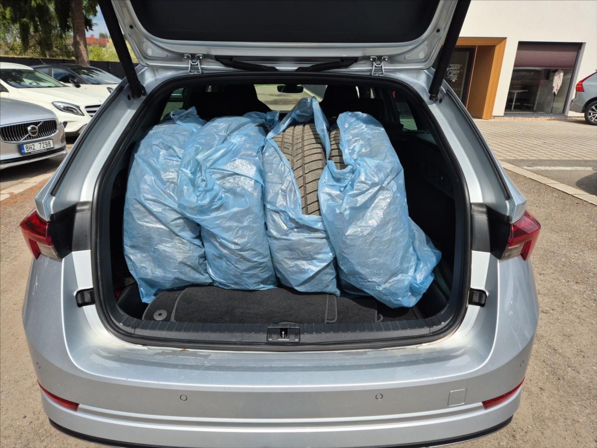 Škoda Octavia 2,0 TDi SportLine DSG Škoda Octavia 2,0 TDi SportLine DSG