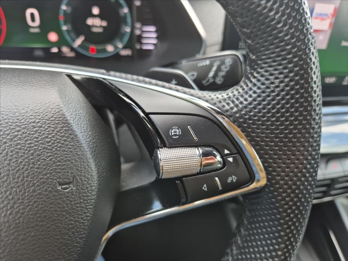 Škoda Octavia 2,0 TDi SportLine DSG Škoda Octavia 2,0 TDi SportLine DSG