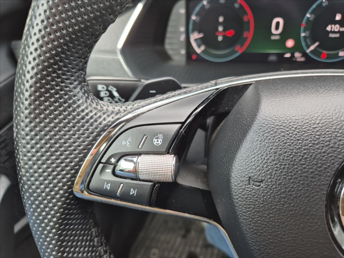 Škoda Octavia 2,0 TDi SportLine DSG Škoda Octavia 2,0 TDi SportLine DSG