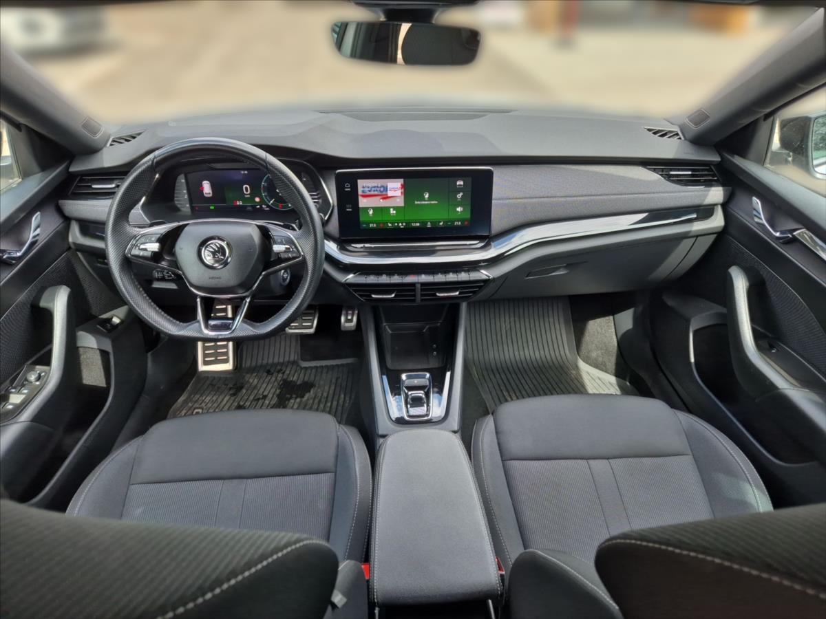 Škoda Octavia 2,0 TDi SportLine DSG Škoda Octavia 2,0 TDi SportLine DSG