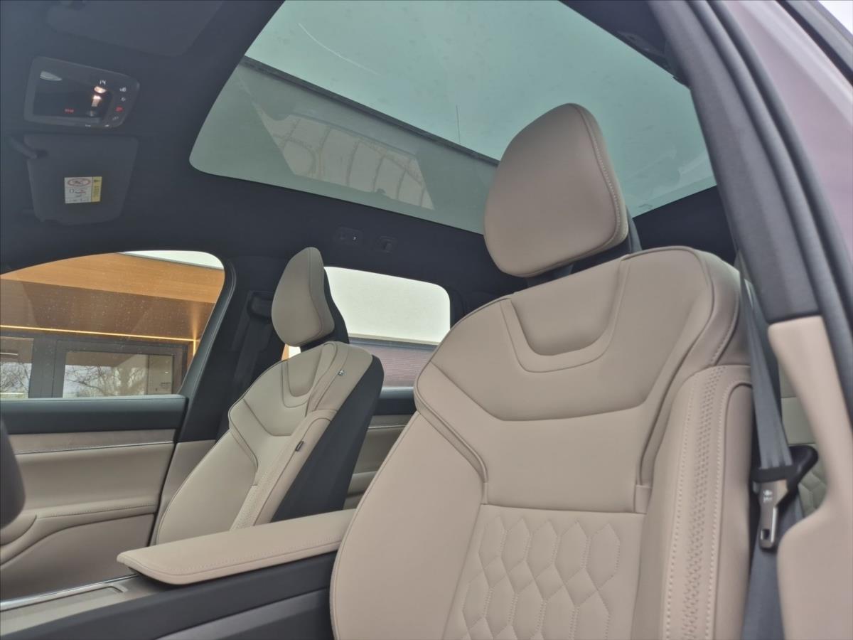 Volvo EX90 TWIN Performance 7 MÍST BOSE Volvo EX90 TWIN Performance 7 MÍST BOSE