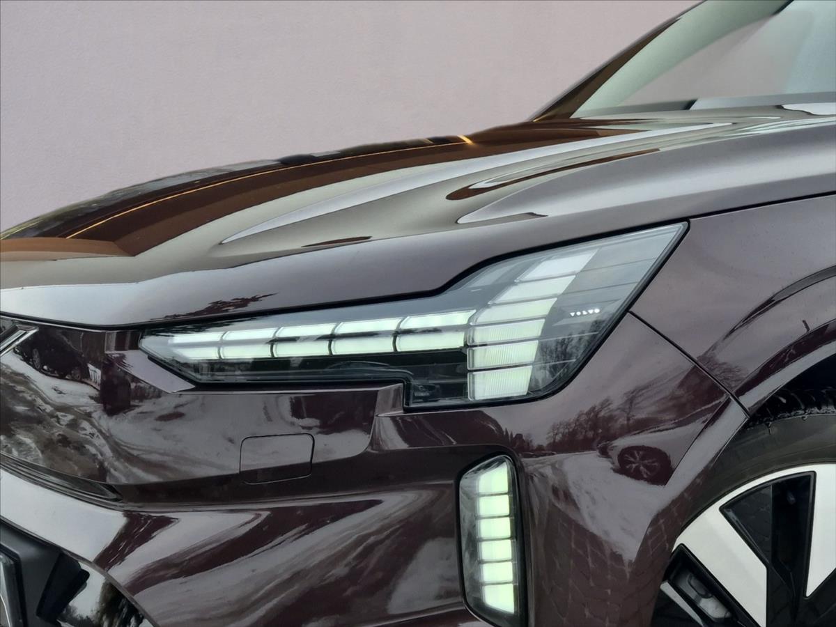 Volvo EX90 TWIN Performance 7 MÍST BOSE Volvo EX90 TWIN Performance 7 MÍST BOSE