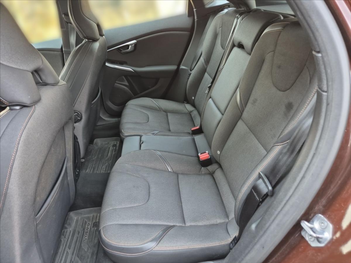 Volvo V40 2,0 D3 Cross Country Volvo V40 2,0 D3 Cross Country