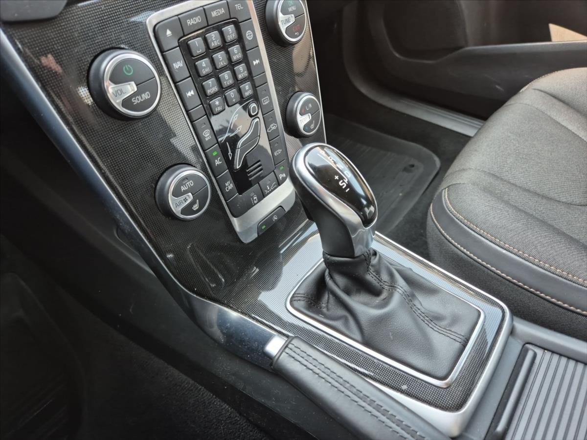 Volvo V40 2,0 D3 Cross Country Volvo V40 2,0 D3 Cross Country