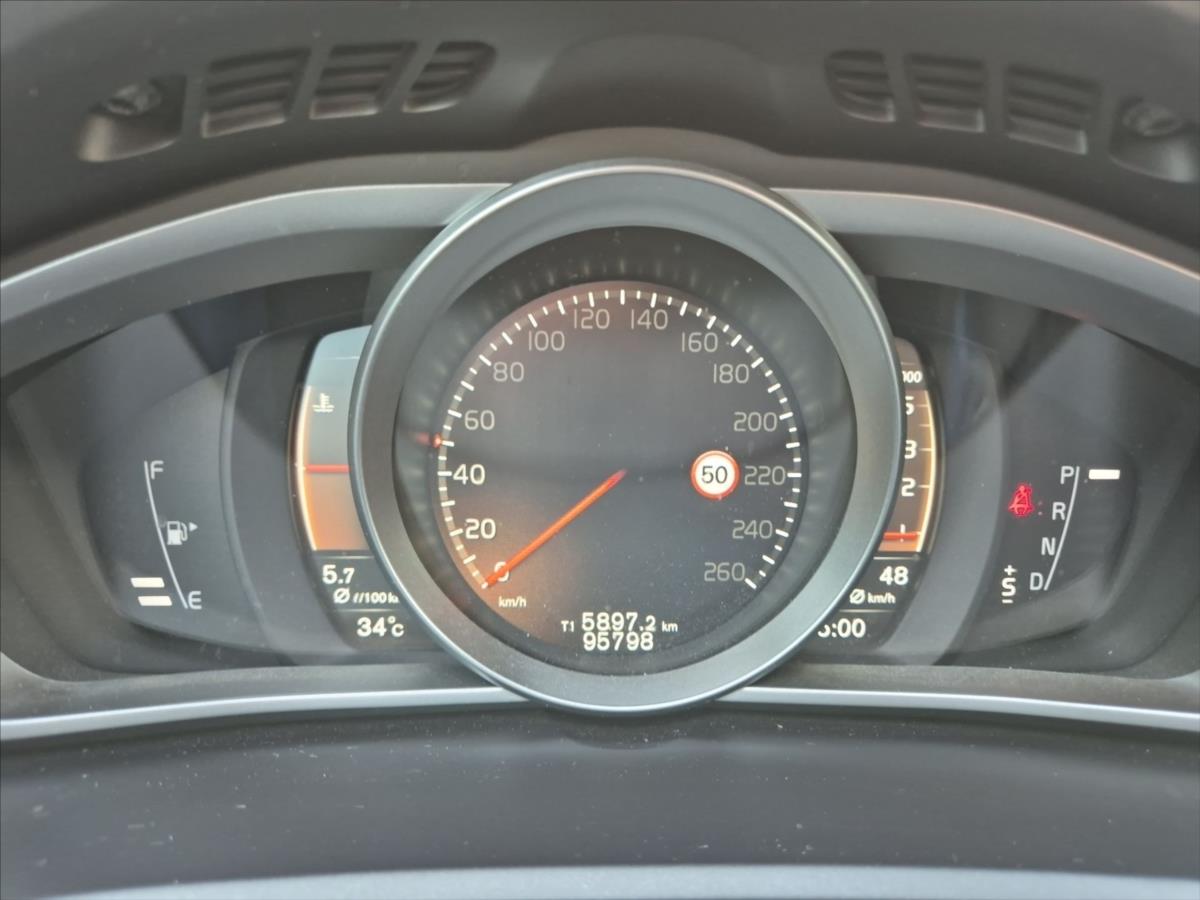 Volvo V40 2,0 D3 Cross Country Volvo V40 2,0 D3 Cross Country