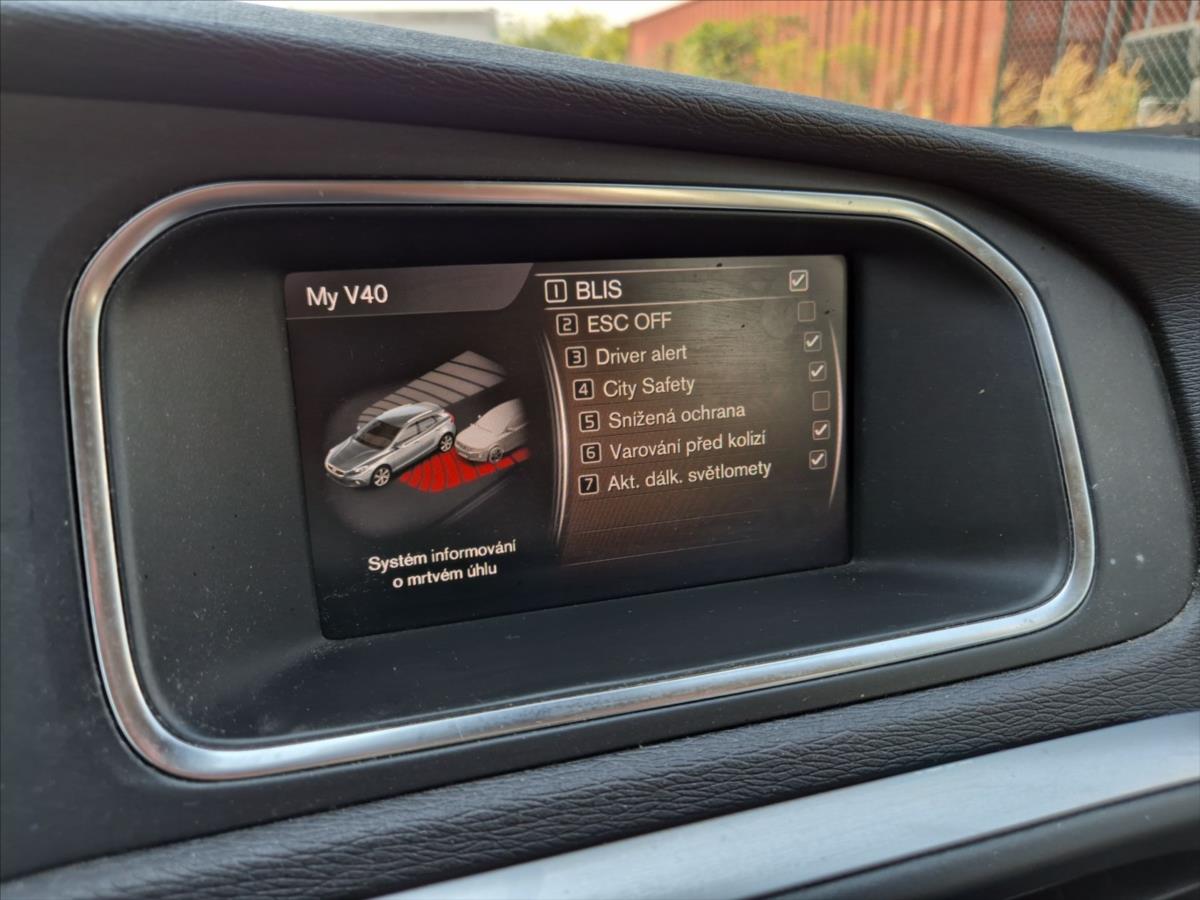 Volvo V40 2,0 D3 Cross Country Volvo V40 2,0 D3 Cross Country