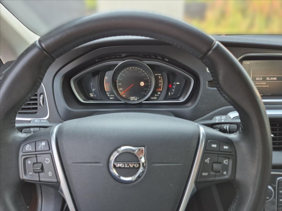 Volvo V40 2,0 D3 Cross Country Volvo V40 2,0 D3 Cross Country