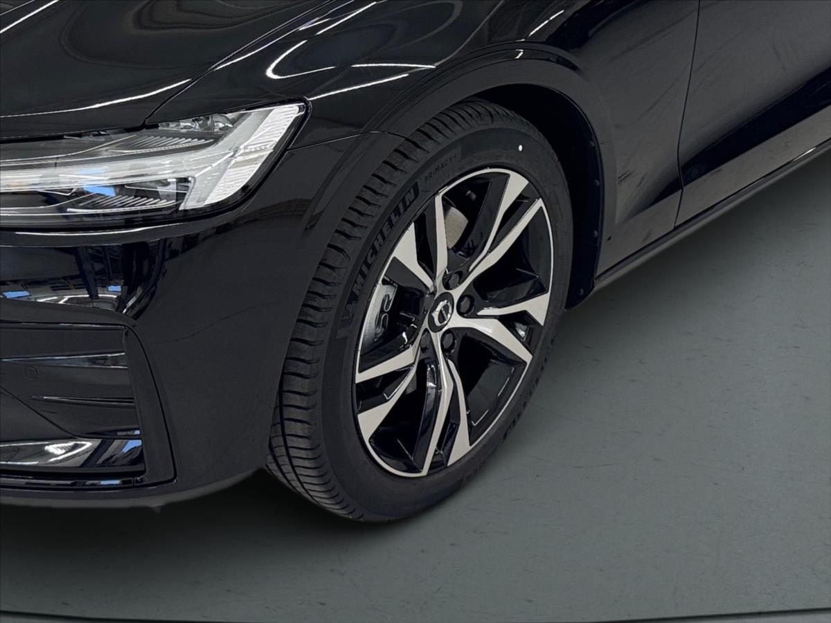 Volvo V60 2,0 B4 FWD Plus Dark 3456 Volvo V60 2,0 B4 FWD Plus Dark 3456