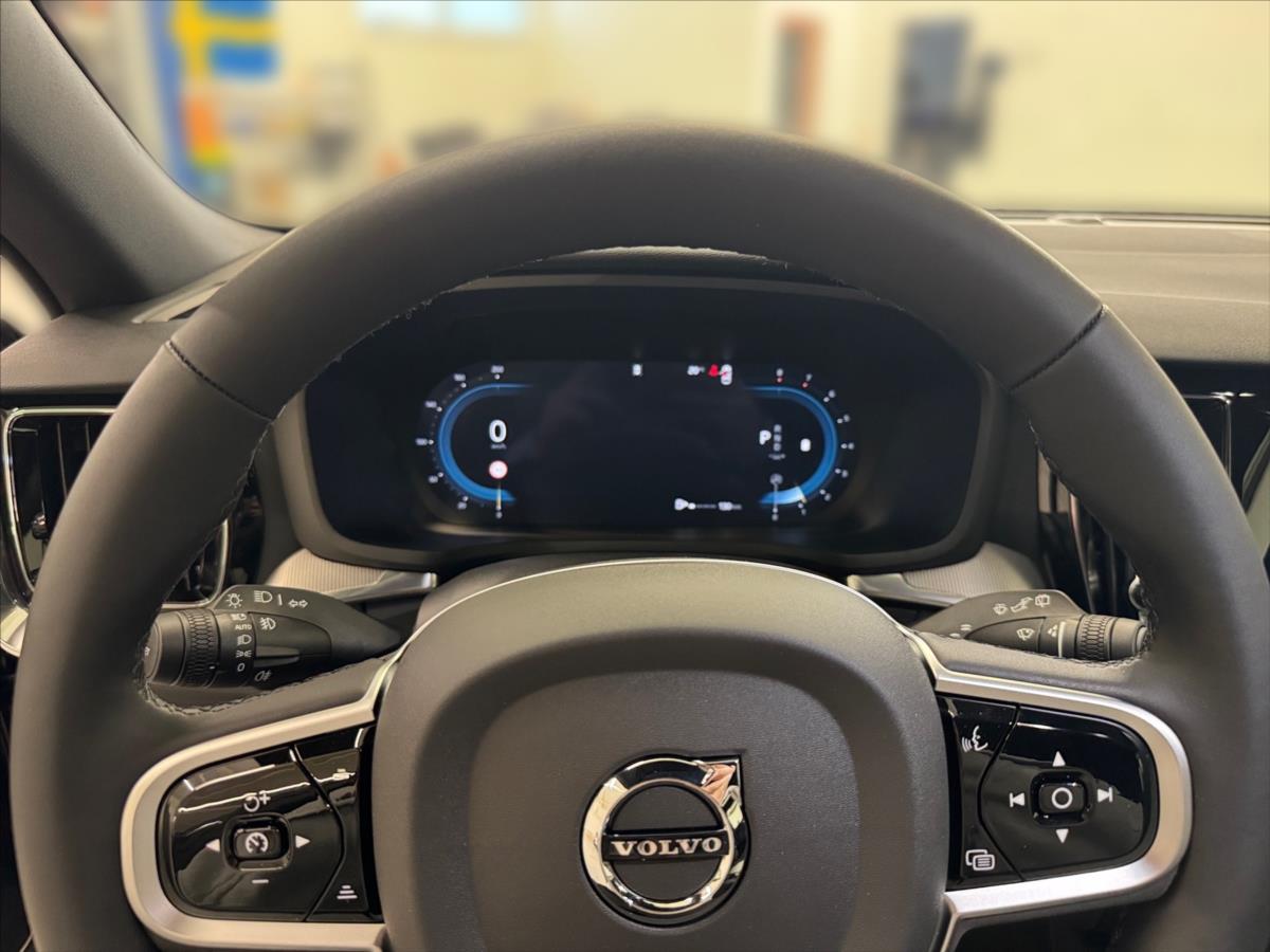 Volvo V60 2,0 B4 FWD Plus Dark 3456 Volvo V60 2,0 B4 FWD Plus Dark 3456