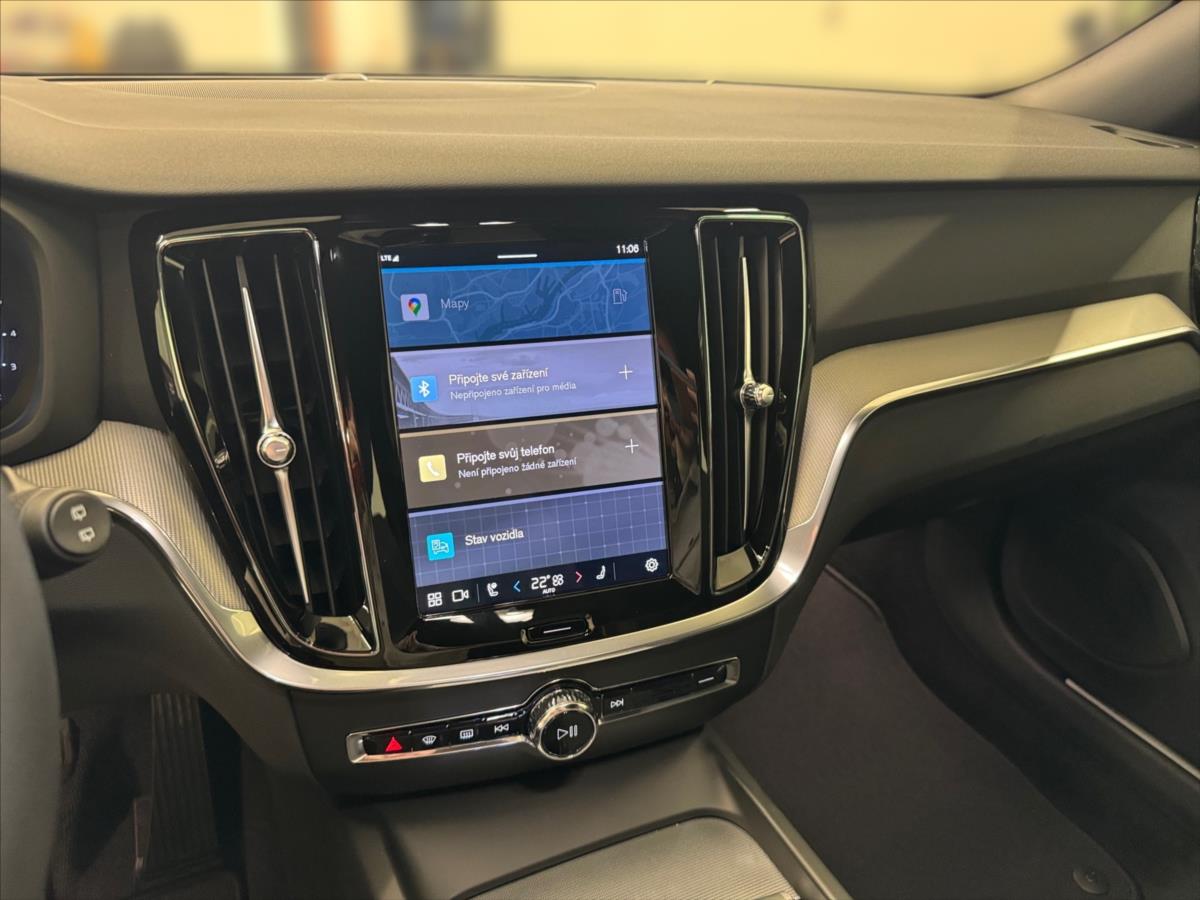 Volvo V60 2,0 B4 FWD Plus Dark 3456 Volvo V60 2,0 B4 FWD Plus Dark 3456