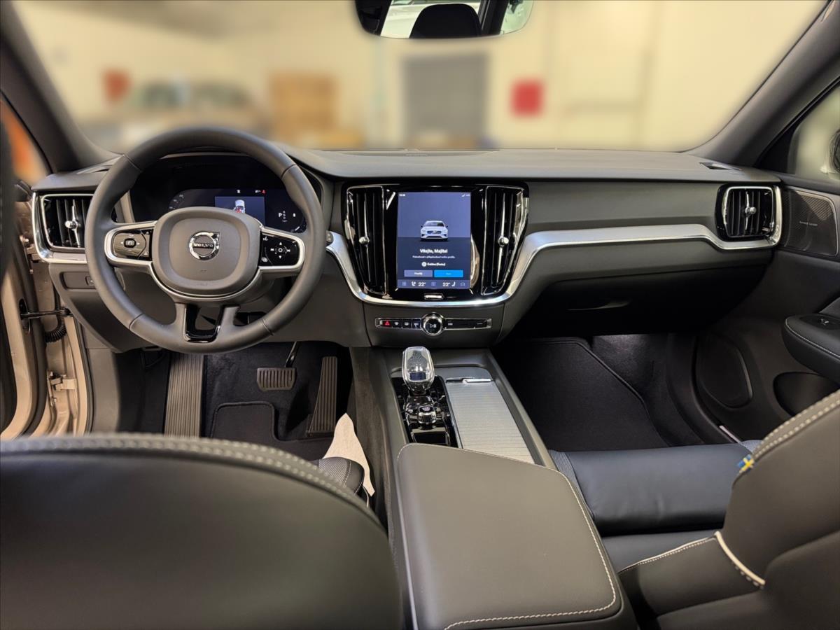 Volvo V60 2,0 B4 Plus Dark 1228 Volvo V60 2,0 B4 Plus Dark 1228