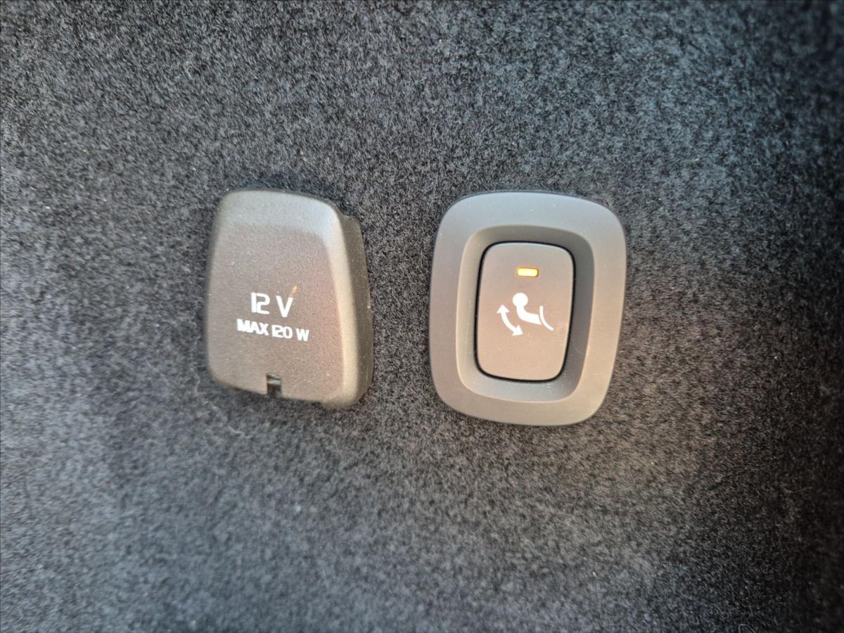 Volvo V60 2,0 D4 AWD Cross Country Volvo V60 2,0 D4 AWD Cross Country