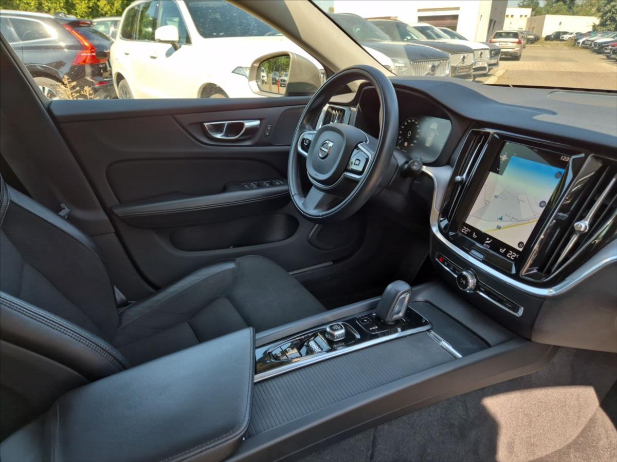 Volvo V60 2,0 D4 AWD Cross Country Volvo V60 2,0 D4 AWD Cross Country