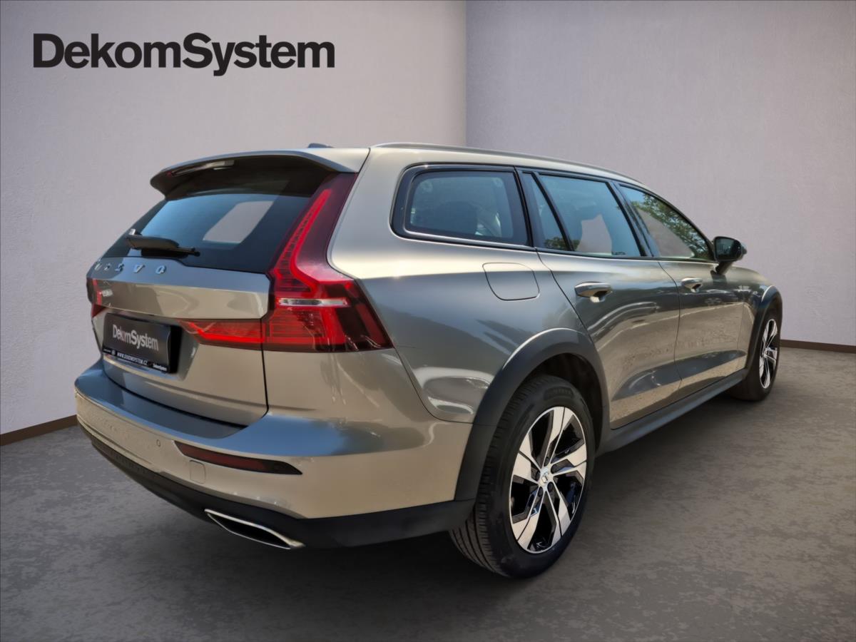 Volvo V60 2,0 D4 AWD Cross Country Volvo V60 2,0 D4 AWD Cross Country