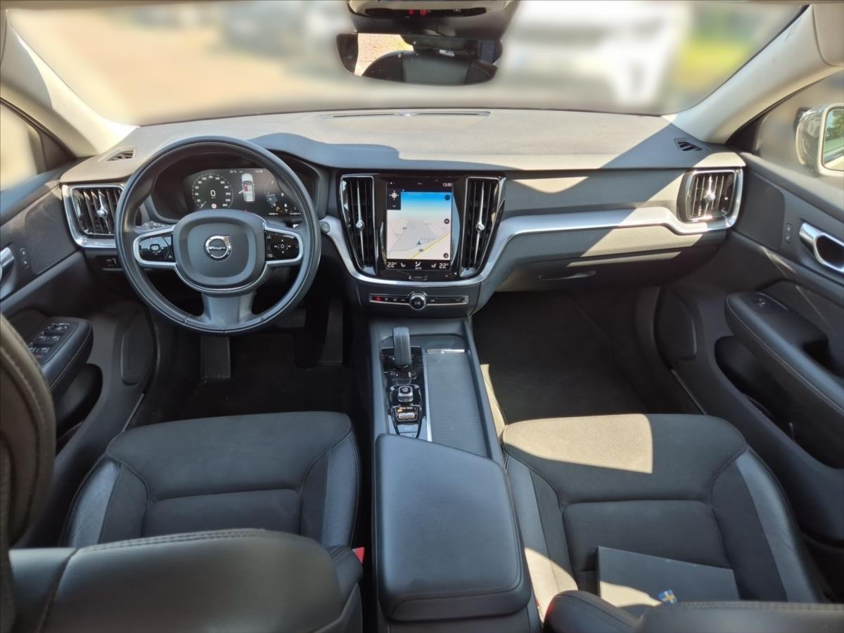 Volvo V60 2,0 D4 AWD Cross Country Volvo V60 2,0 D4 AWD Cross Country