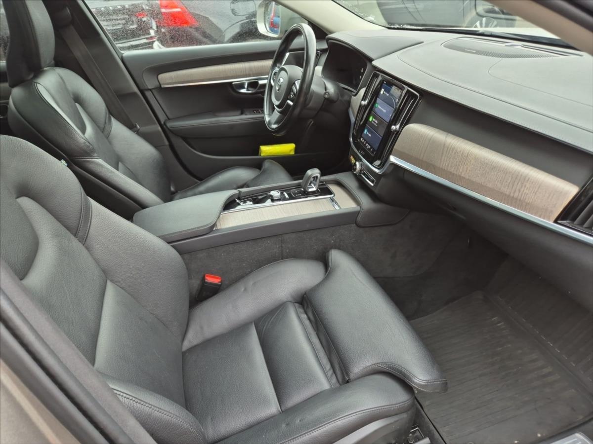 Volvo V90 2,0 B4 AWD Cross Country PANOR Volvo V90 2,0 B4 AWD Cross Country PANOR