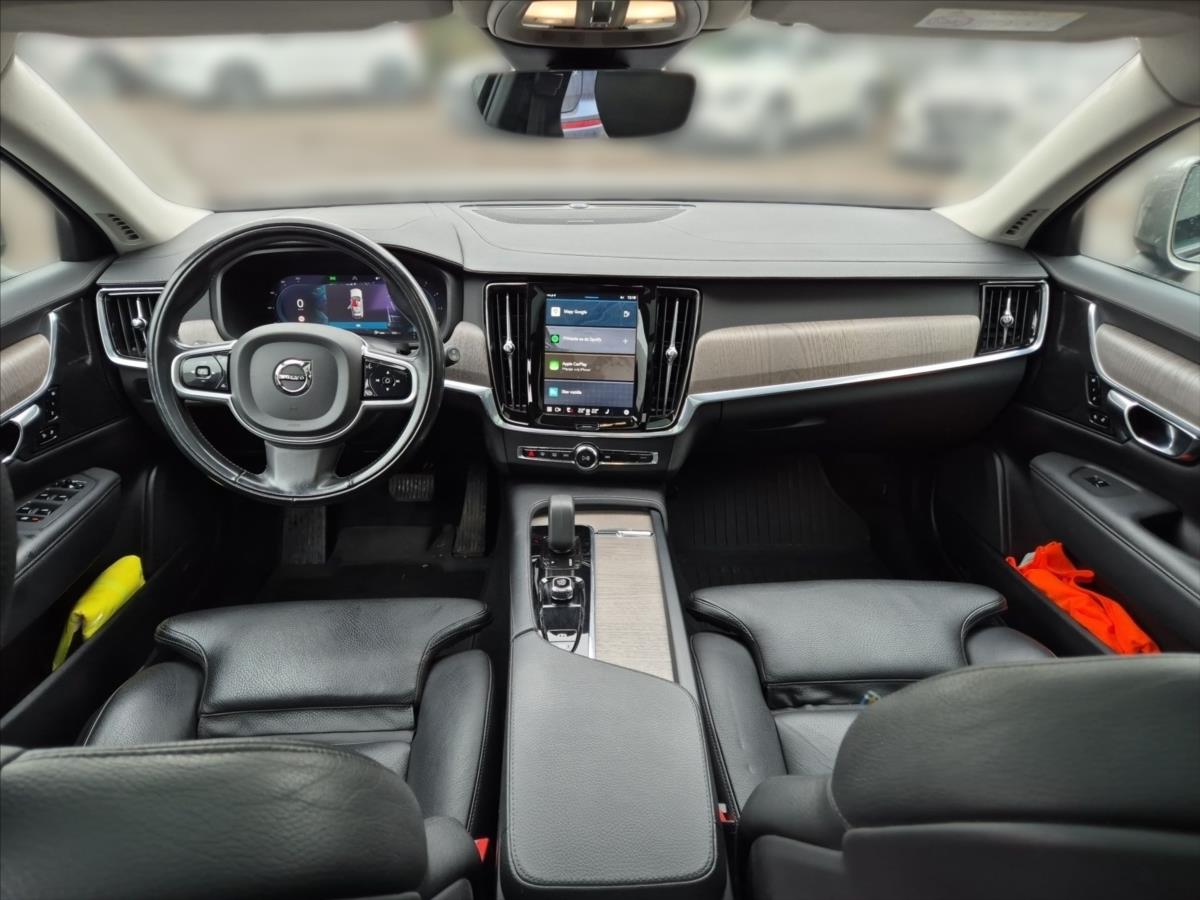 Volvo V90 2,0 B4 AWD Cross Country PANOR Volvo V90 2,0 B4 AWD Cross Country PANOR