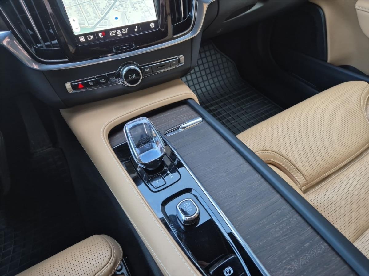 Volvo V90 2,0 Cross Country B4 AWD diese Volvo V90 2,0 Cross Country B4 AWD diese