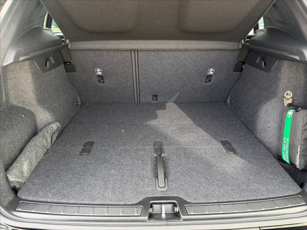 Volvo XC40 2,0 B3 Core 8378 Volvo XC40 2,0 B3 Core 8378