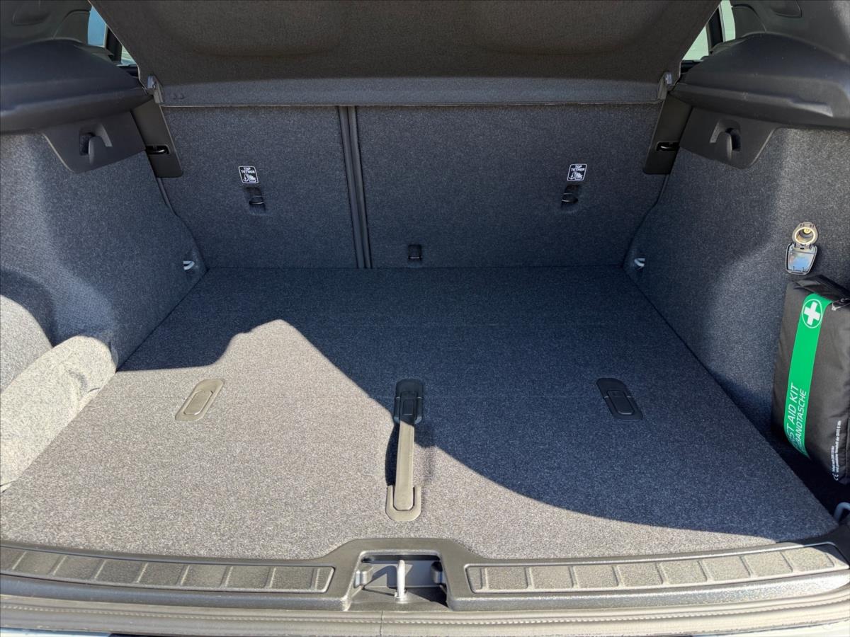 Volvo XC40 2,0 B3 Core 8438 Volvo XC40 2,0 B3 Core 8438