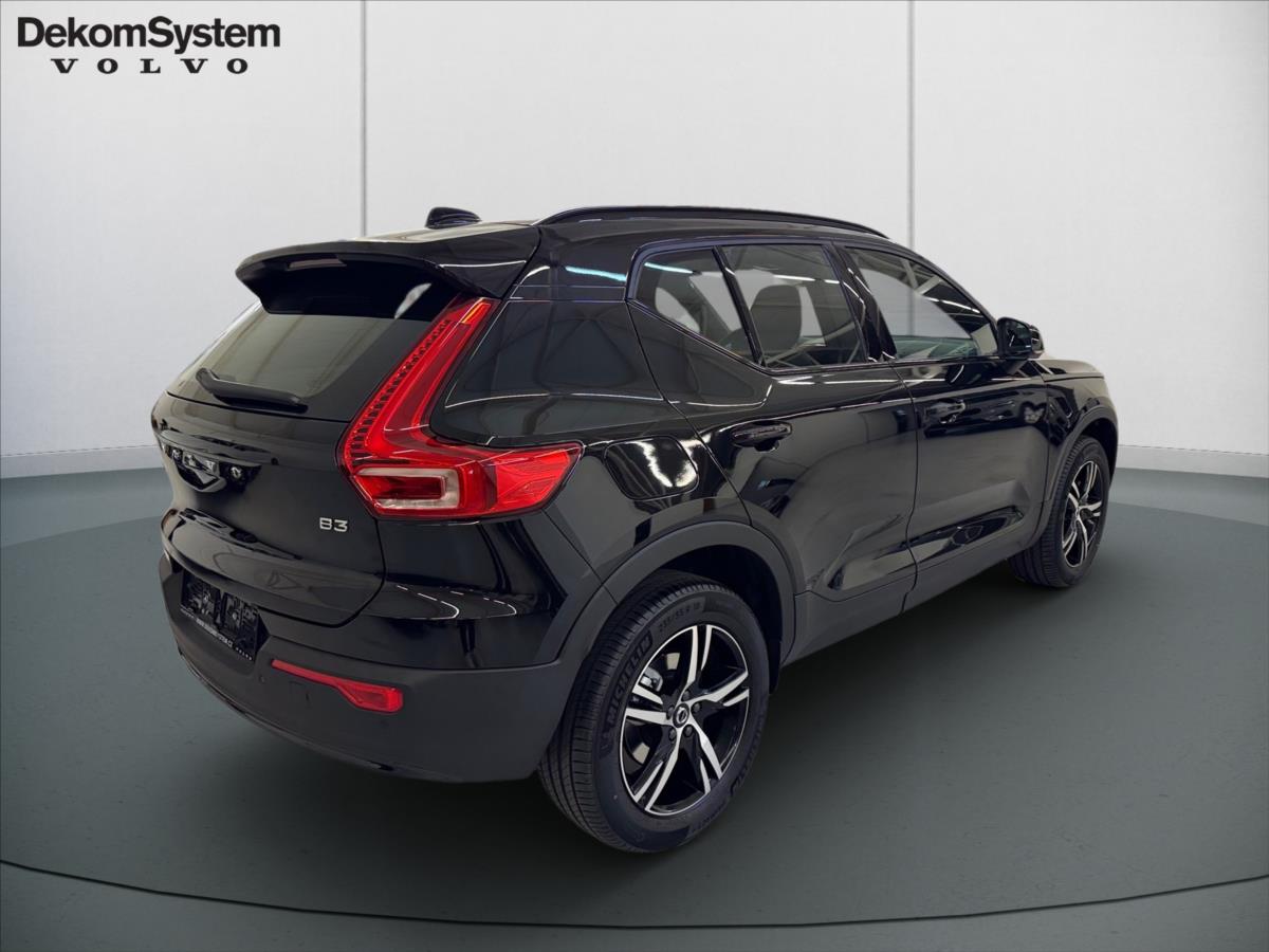 Volvo XC40 2,0 B3 FWD Plus Dark 8353 Volvo XC40 2,0 B3 FWD Plus Dark 8353