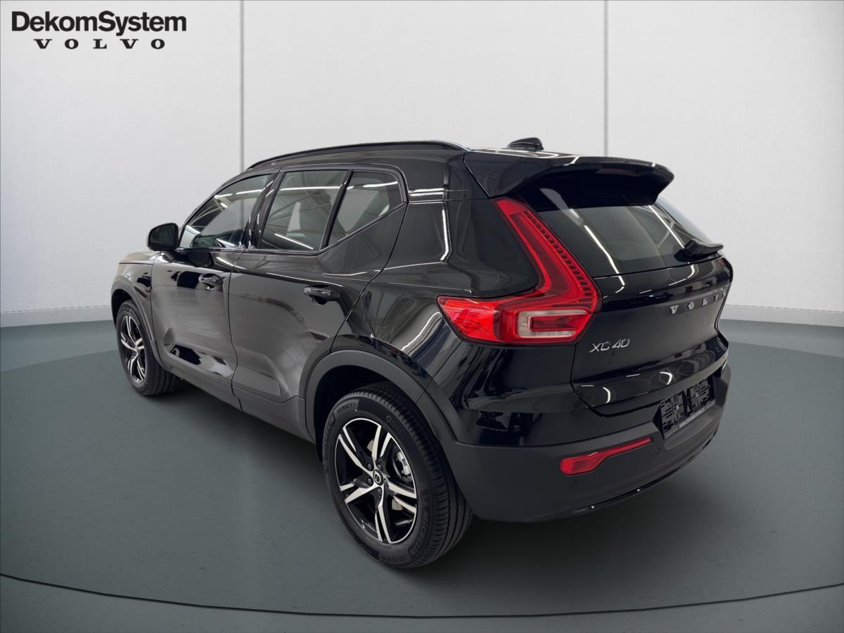 Volvo XC40 2,0 B3 FWD Plus Dark 8353 Volvo XC40 2,0 B3 FWD Plus Dark 8353