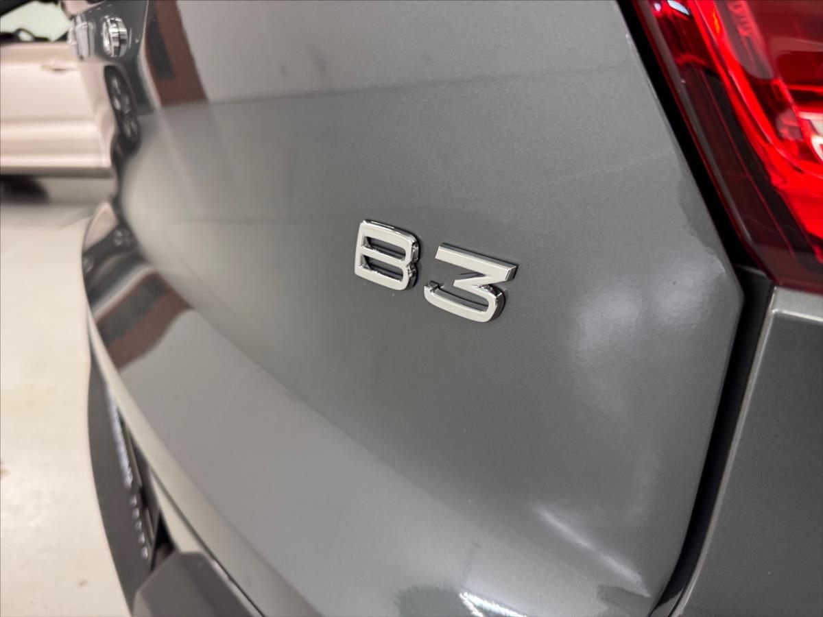 Volvo XC40 2,0 B3 FWD Plus Dark 8367 Volvo XC40 2,0 B3 FWD Plus Dark 8367
