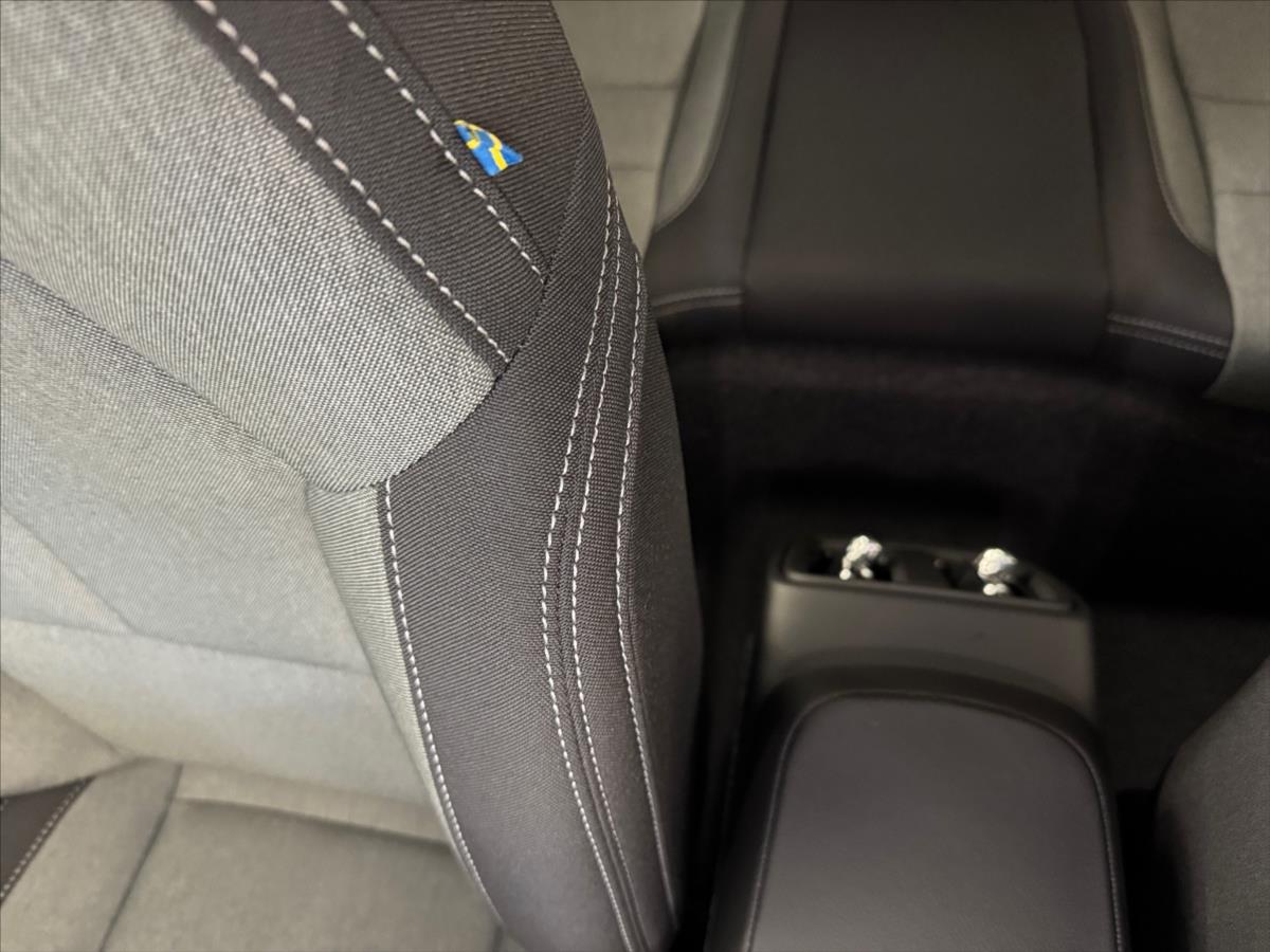 Volvo XC40 2,0 B3 FWD Plus Dark 8367 Volvo XC40 2,0 B3 FWD Plus Dark 8367