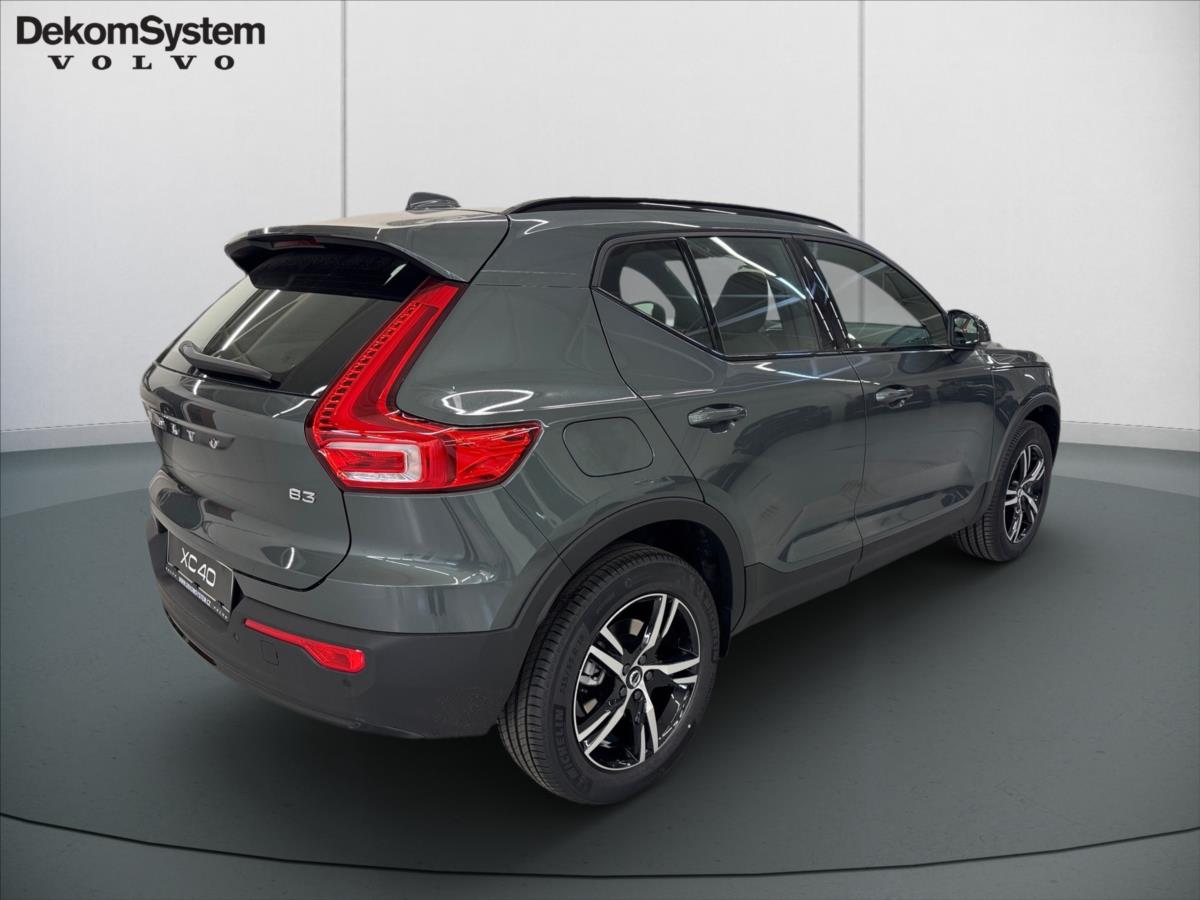 Volvo XC40 2,0 B3 FWD Plus Dark 8367 Volvo XC40 2,0 B3 FWD Plus Dark 8367