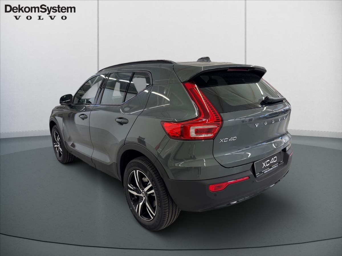 Volvo XC40 2,0 B3 FWD Plus Dark 8367 Volvo XC40 2,0 B3 FWD Plus Dark 8367